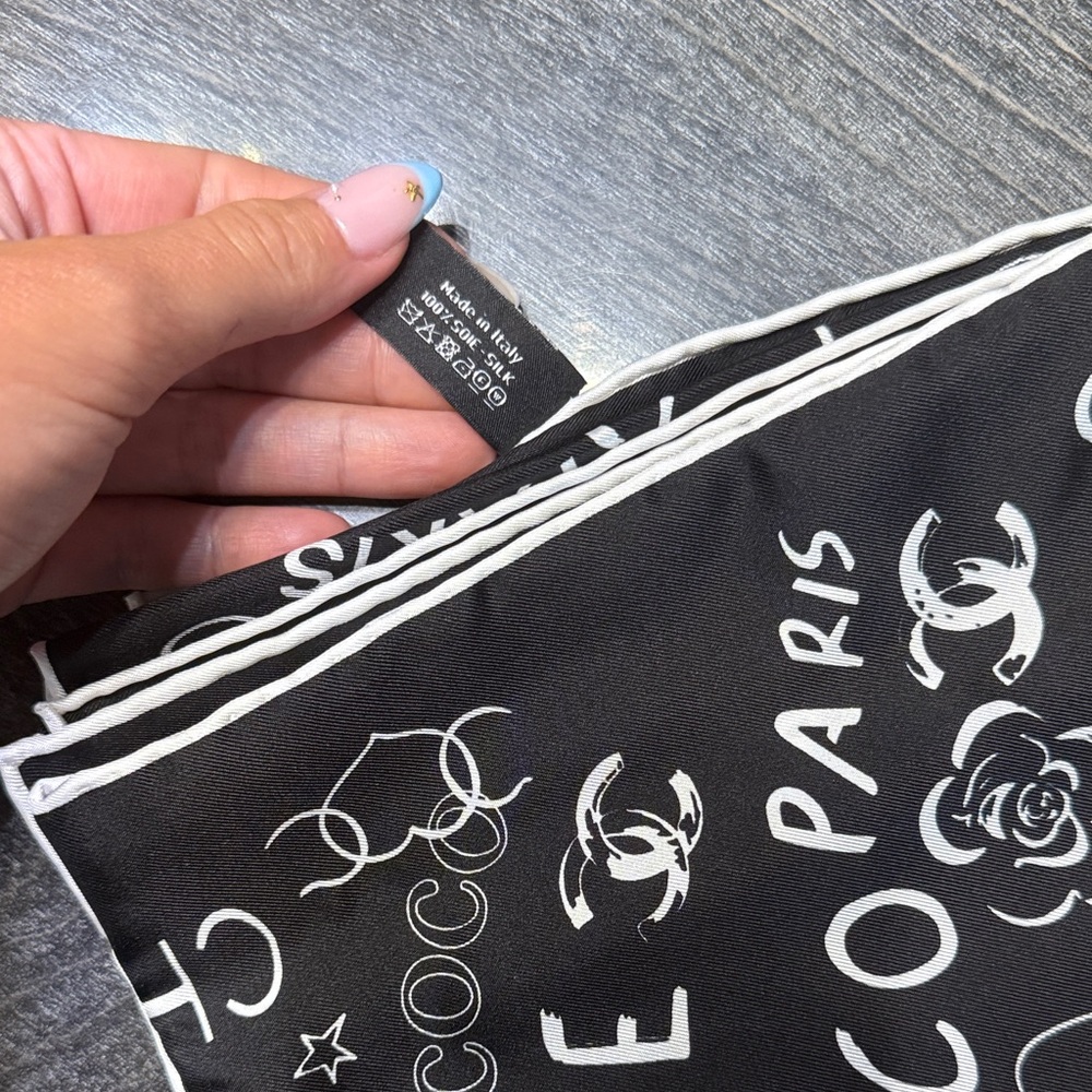 Monochrome Logo Scarf - Picture 4 of 4